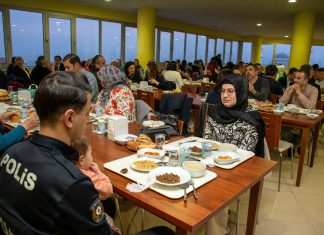 Rektörlüğümüzden Üniversitemiz personeline iftar yemeği