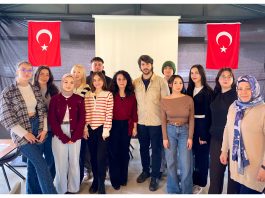 Fırçadan Süzülen Anılar