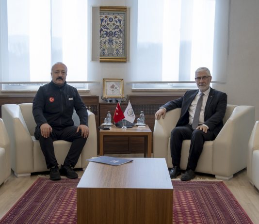 AFAD İl Müdürü Ümit Doğan Üniversitemiz Rektörü Prof. Dr. Faruk Yiğit’i ziyaret etti