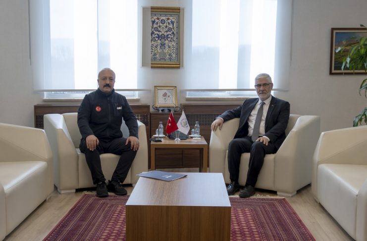 AFAD İl Müdürü Ümit Doğan Üniversitemiz Rektörü Prof. Dr. Faruk Yiğit’i ziyaret etti