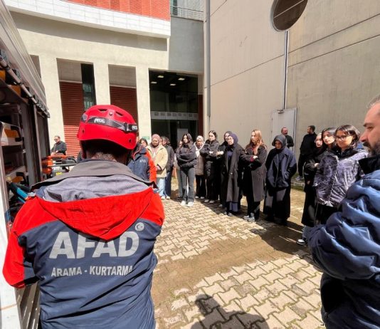 Üniversitemiz Tıp Fakültesi öğrencileri afet eğitimi aldı