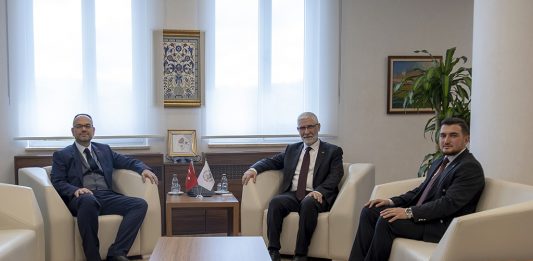 Cumhurbaşkanlığı İletişim Başkan Yardımcısı İlhami Giray Şahin Rektörümüz Prof. Dr. Faruk Yiğit’i ziyaret etti