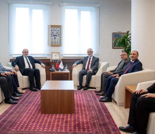 Diyanet İşleri Başkan Yardımcısı Dr. Hafiz Osman Şahin’den Rektörümüz Prof. Dr. Faruk Yiğit’e ziyaret