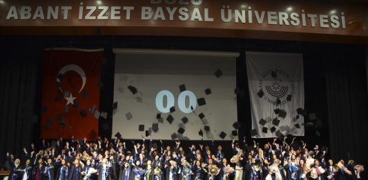 Mehmet Tanrıkulu Sağlık Hizmetleri Meslek Yüksekokulu Mezuniyet Töreni yapıldı