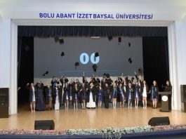 Fizyoterapi ve Rehabilitasyon Bölümü ile Beslenme ve Diyetetik Bölümü’nde mezuniyet sevinci