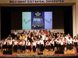 Üniversitemiz Kar Taneleri Çocuk Korosu’ndan müzik şöleni