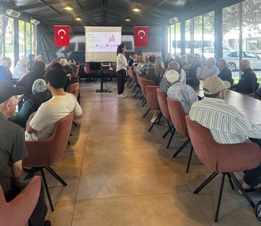 Üniversitemiz Öğretim Üyesinden Huzurevi Sakinlerine “Dijital Dünyada Güvenli Adımlar” Eğitimi