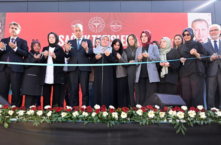Rektör Yiğit, Rümeysa Gültekin adına yaptırılan hemodiyaliz merkezinin açılışına katıldı